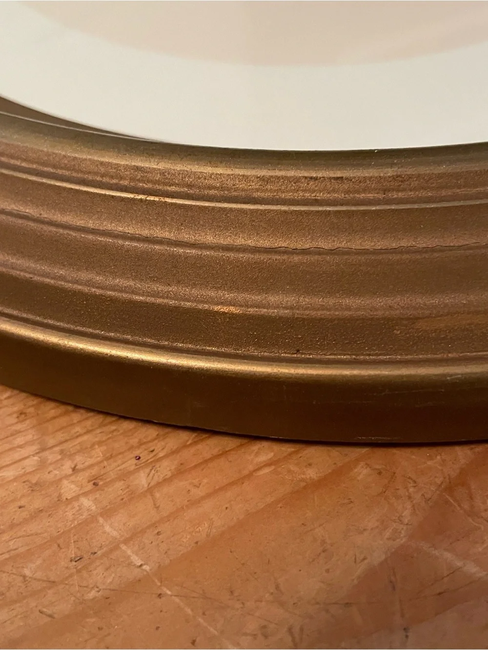 Unbranded vintage oval